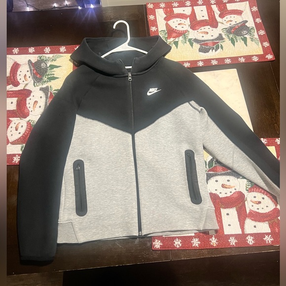 Nike Tech hooded zip up Jacket - Picture 2 of 6